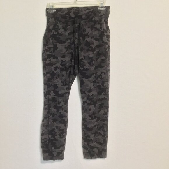 Lululemon Ready to Rulu Jogger Crop Heritage Camo Size 4 - Picture 1 of 10